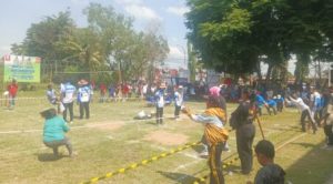 DPPKBP3A Barsel Gelar Lomba Tarik Tambang